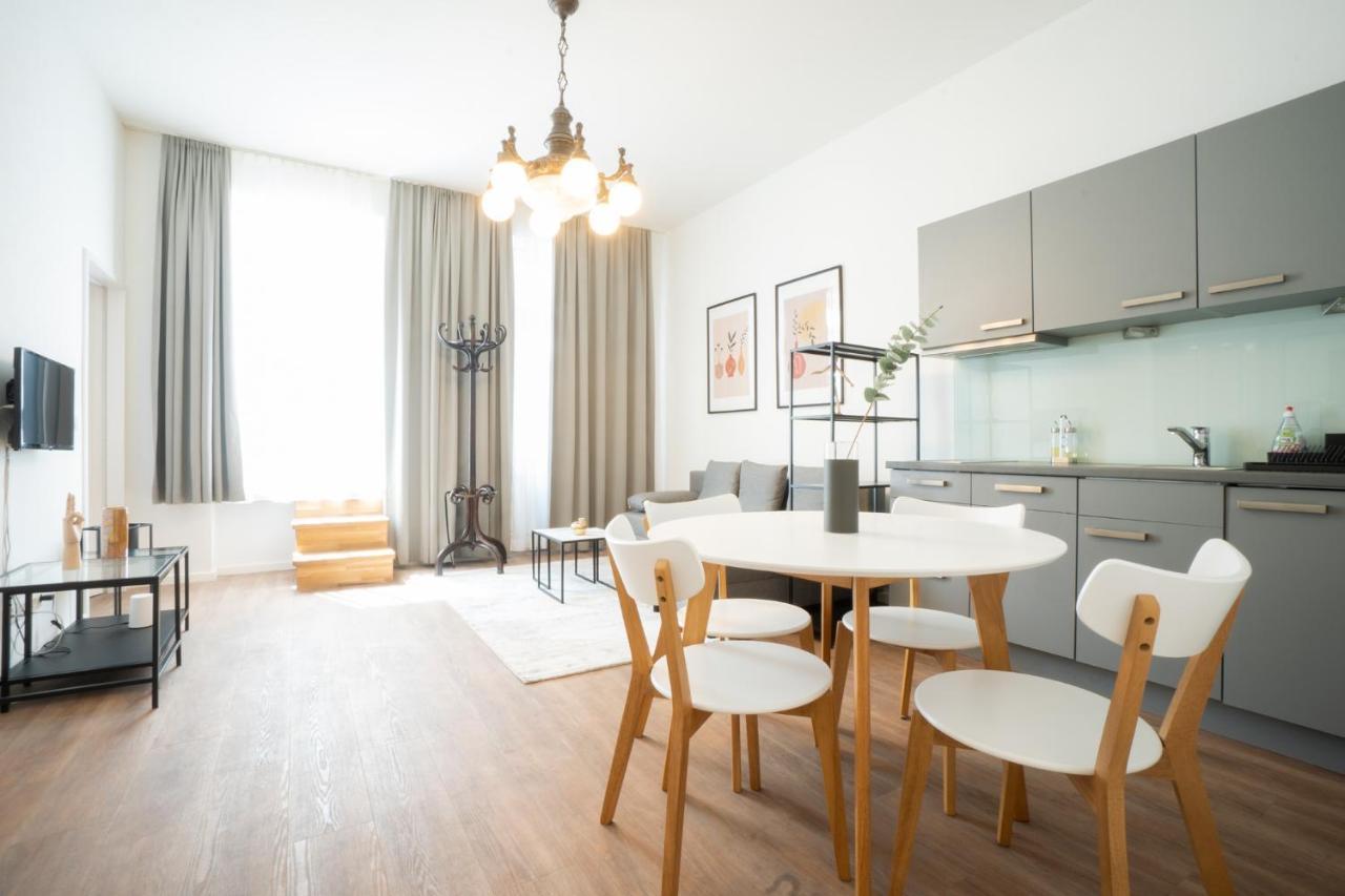 Spacious Apartment With Huge Shared Terrace And Grill Located Between City Centre And Donau River 비엔나 외부 사진